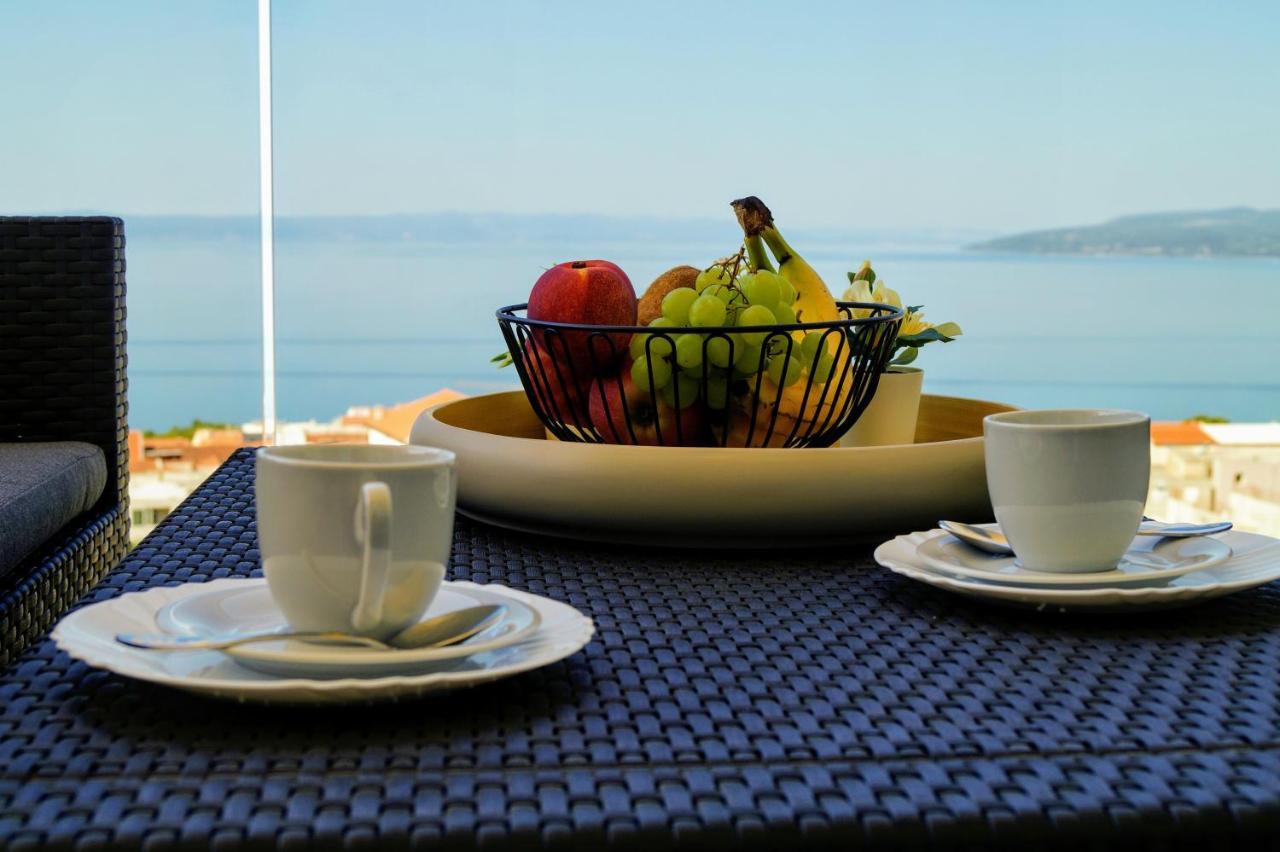 Apartment Ivona With Beautiful Seaview Makarska Buitenkant foto
