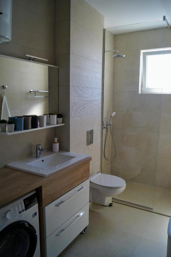 Apartment Ivona With Beautiful Seaview Makarska Buitenkant foto
