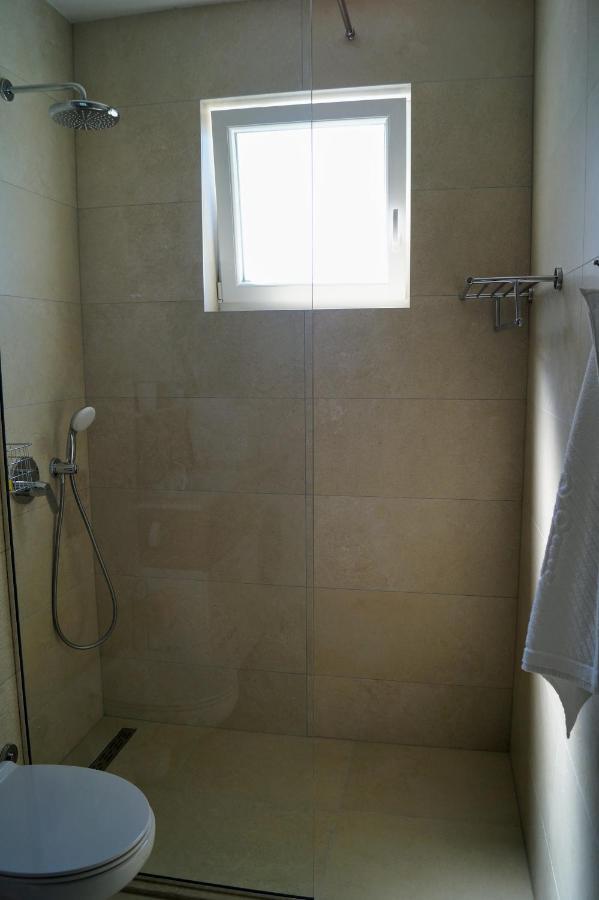 Apartment Ivona With Beautiful Seaview Makarska Buitenkant foto