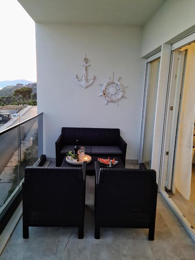 Apartment Ivona With Beautiful Seaview Makarska Buitenkant foto