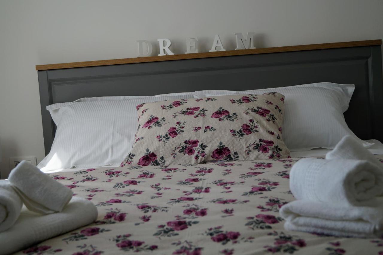 Apartment Ivona With Beautiful Seaview Makarska Buitenkant foto